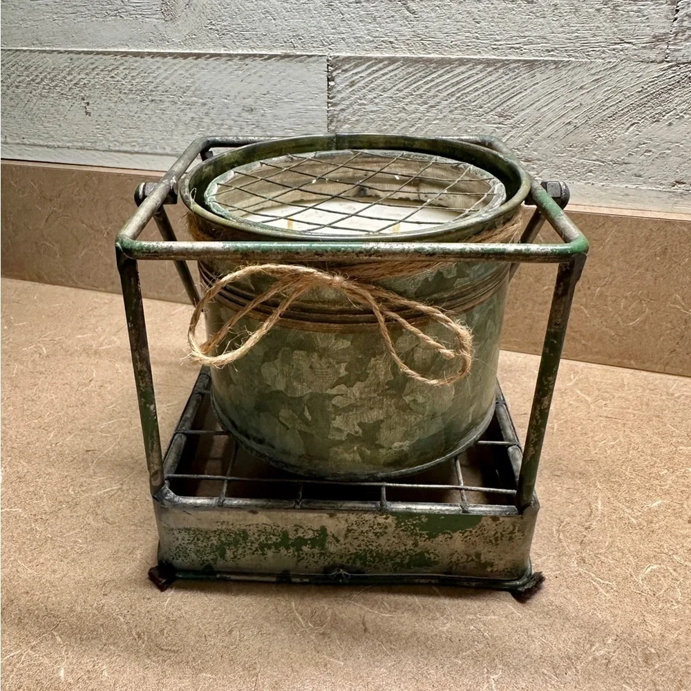 FARMHOUSE CANDLE HOLDER. GALVANIZED METAL WITH MOVABLE WOOD HANDLE. - Picture 5 of 9